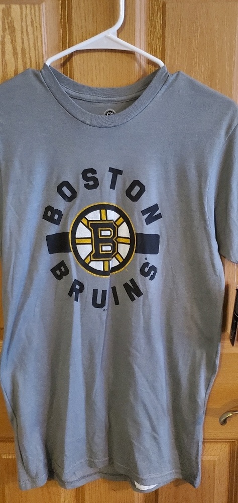 Boston bruins size small unisex tshirt